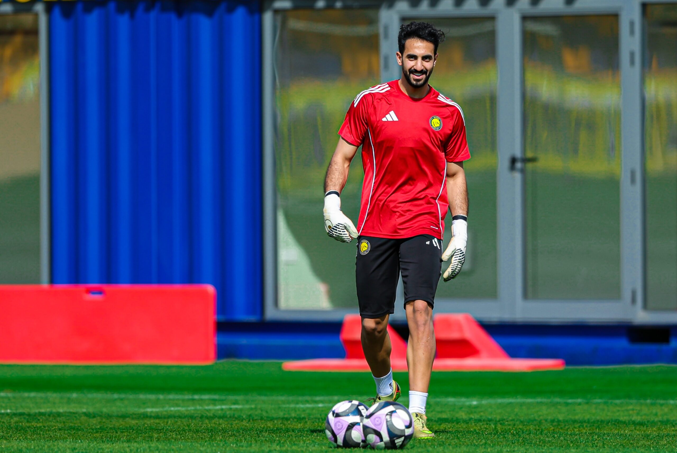 العقيدي ينهي برنامجه العلاجي وينتظم في تدريبات النصر