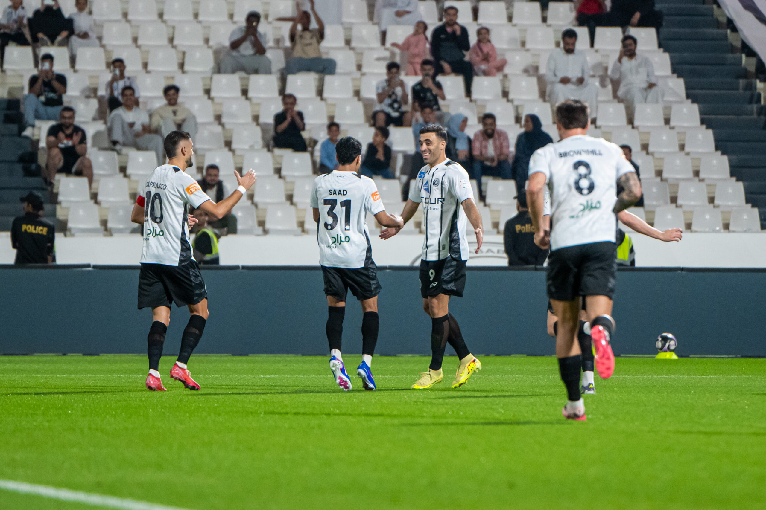 الشباب يفوز على الأخدود بثنائية حمدالله وكاراسكو