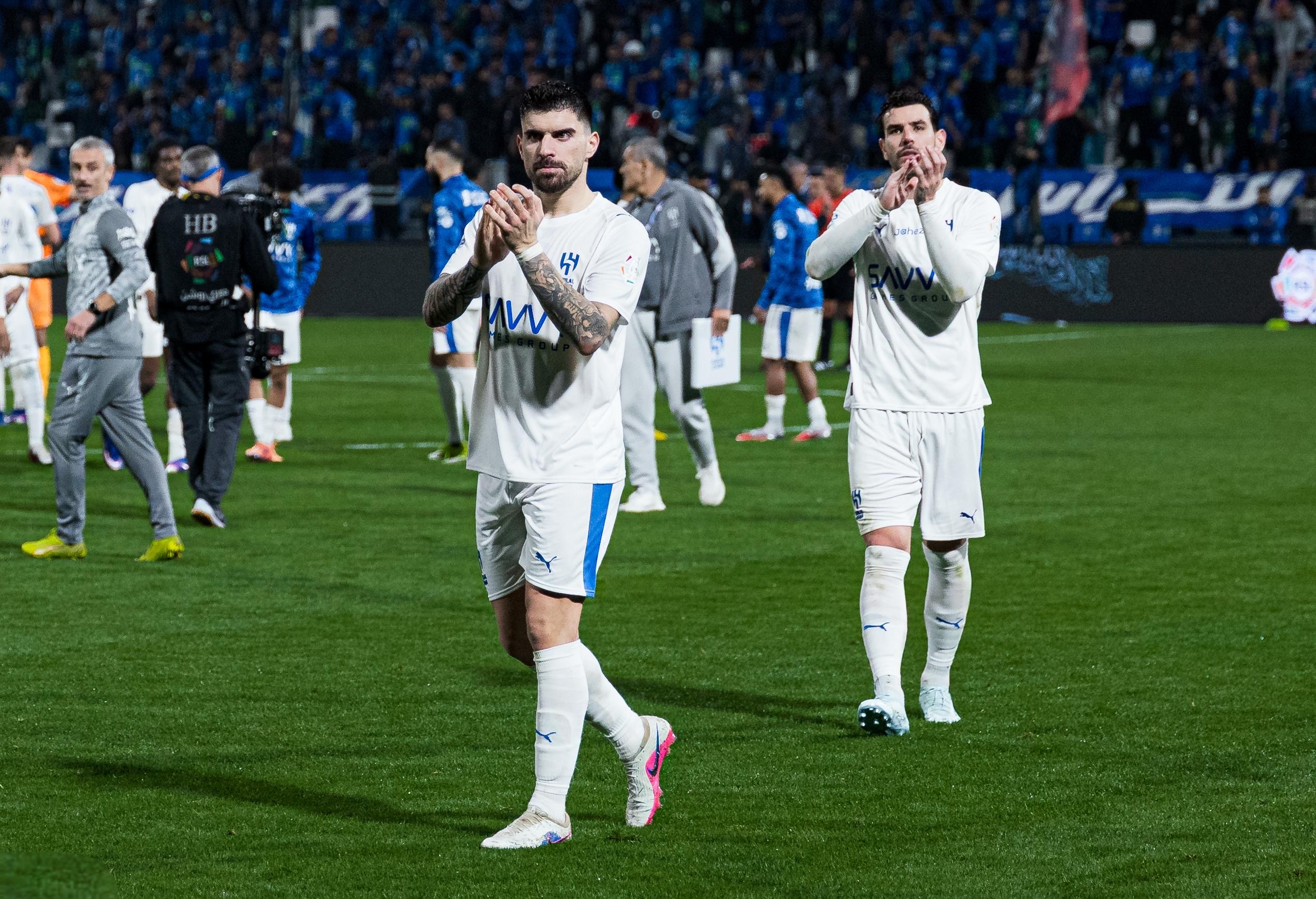 بيان غاضب في ليلة الانتصار.. الهلال يفتح صندوق التحكيم رغم تجاوز عقبة الفتح