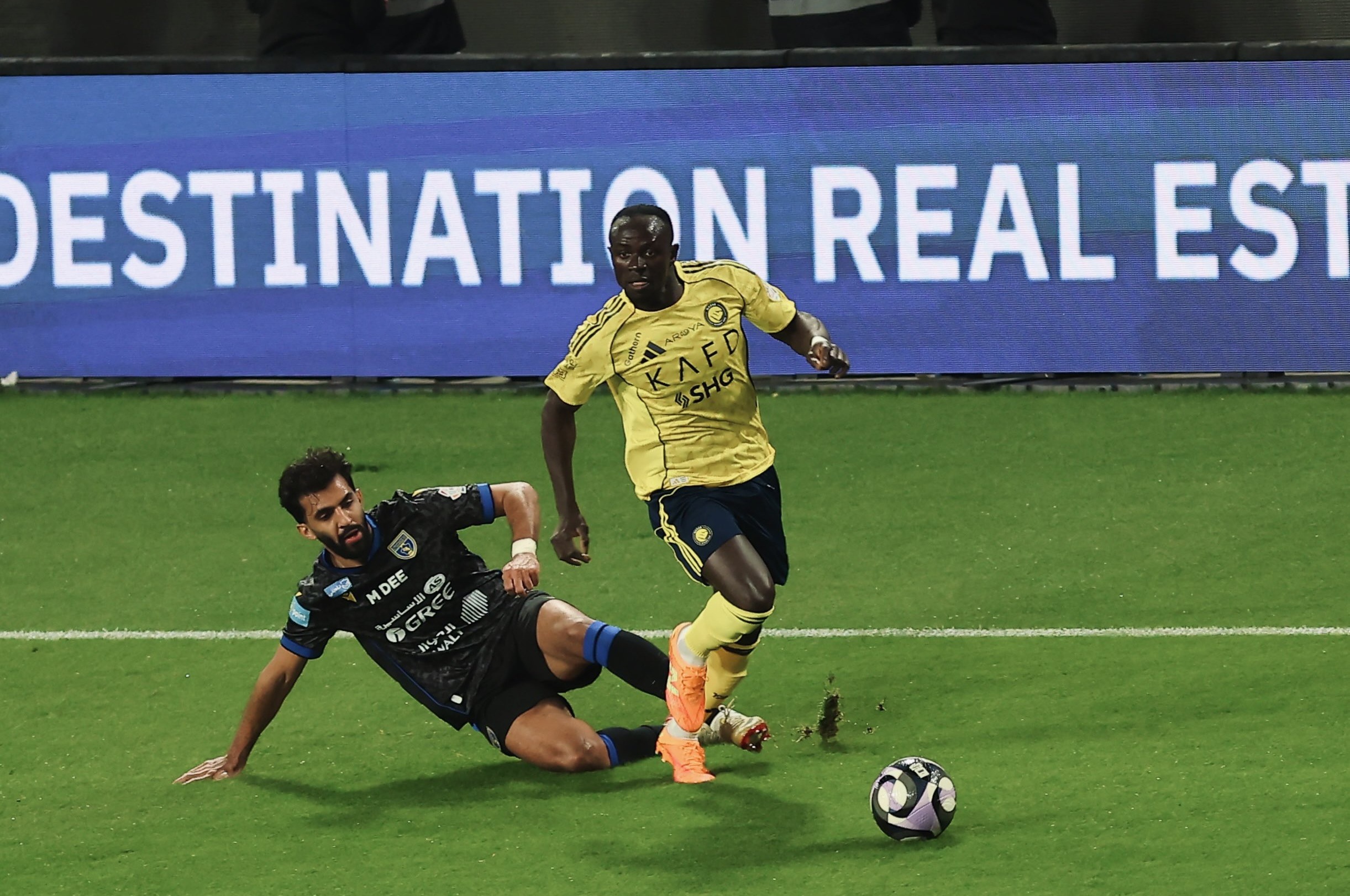 إصابة ماني تُهدّد مشاركته أمام الخليج.. وجيسوس يحسم موقفه من اللاعب البديل