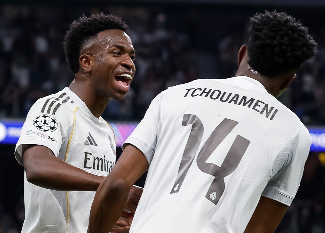 موقف فينيسيوس من عرض المليار.. وكيله يكسر الصمت بشأن مفاوضات الأهلي